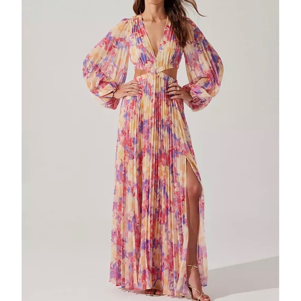 ASTR The Label Revery Floral Cutout Maxi Dress Yellow‎ Pink Pleated Long Sleeve